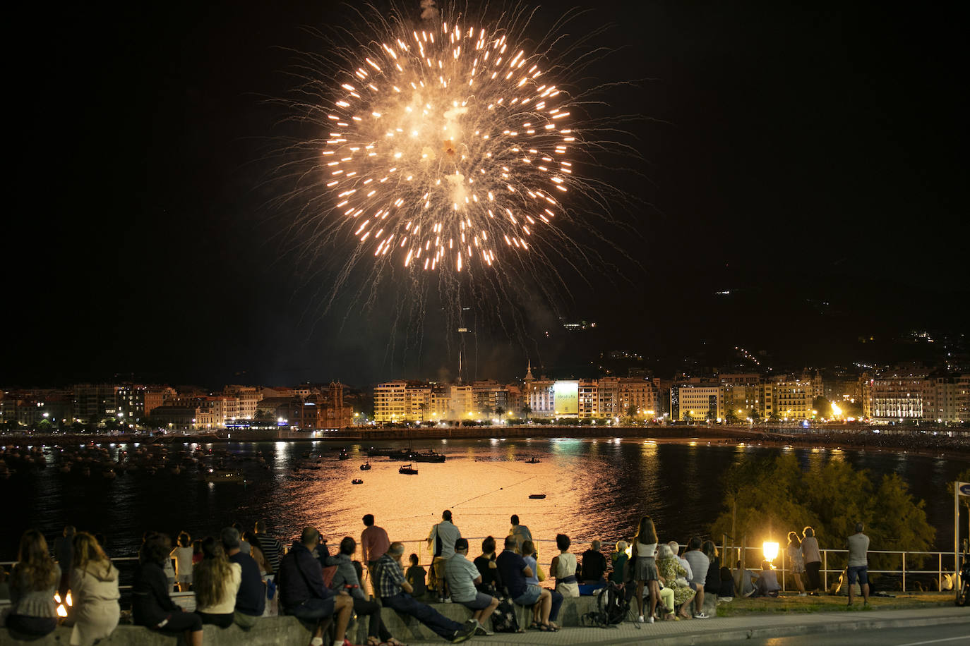 Fotos: Una pirotecnia de Gran Canaria en los fuegos del martes