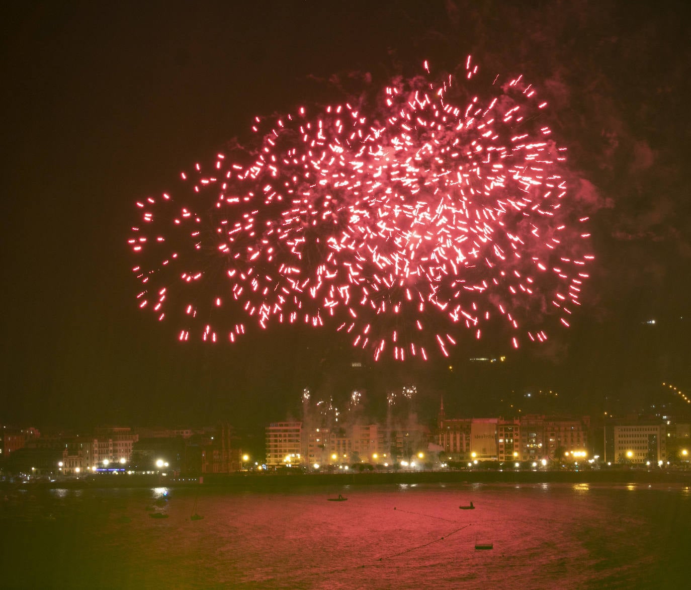Fotos: La pirotecnia valencia Turis, la protagonista del jueves
