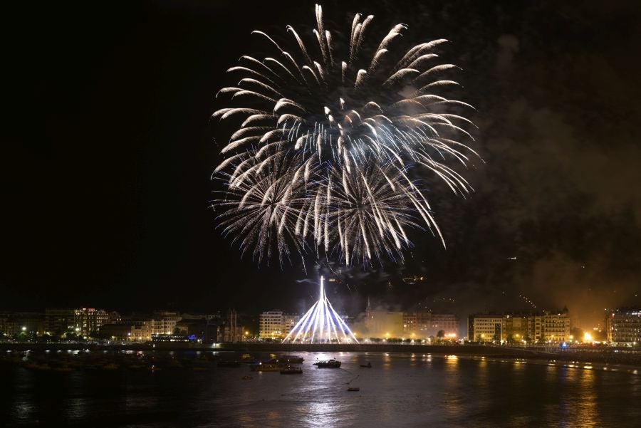 Fotos: Vulcano cierra la Semana Grande donostiarra