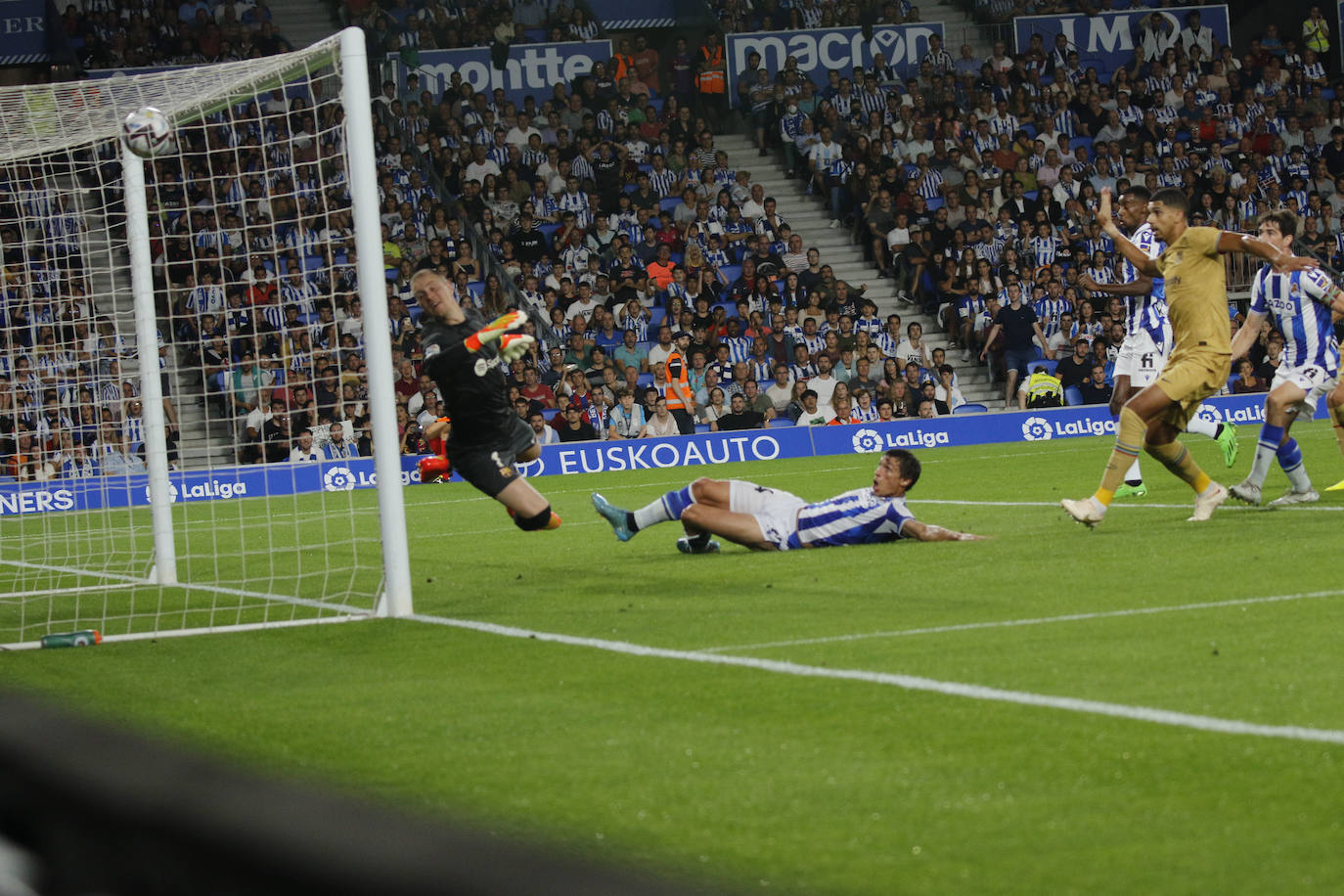 Fotos: Las imágenes del Real Sociedad - F.C. Barcelona