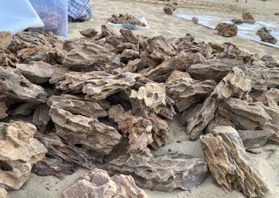 Imagen secundaria 1 - La realización del escudo de los Targaryen con roca dragón en La Concha, 