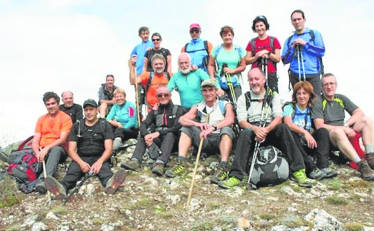 3.067 metro dituen Villibierna mendia igoko dute Girizia elkartekoek. 