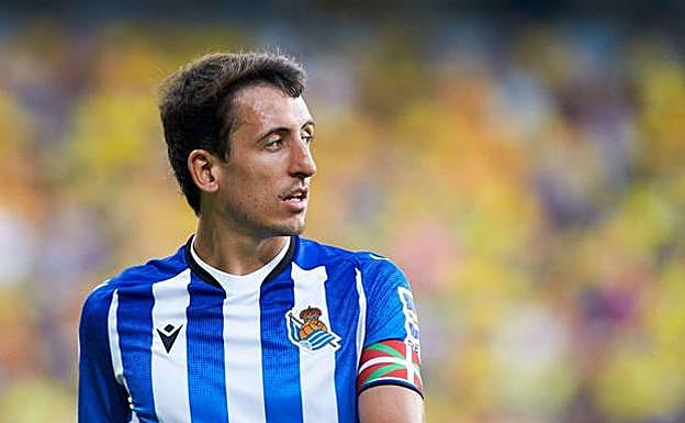 Oyarzabal se deja ver sin muletas por Anoeta