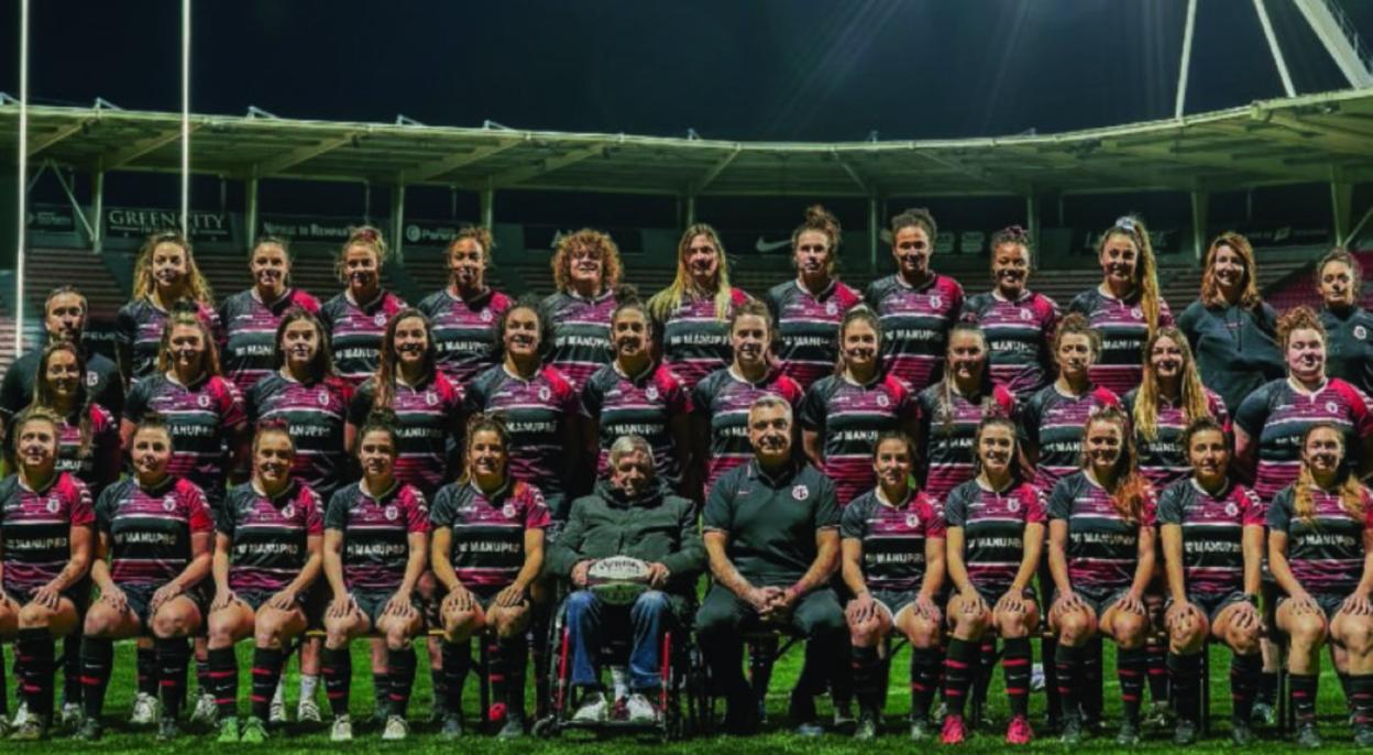  Amaia Erbina, en la última fila, primera por la derecha, con la camiseta del Stade Toulousain. 