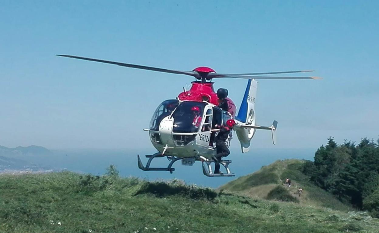 Rescatada una joven herida y sus cuatro amigas en el Flysch de Zumaia