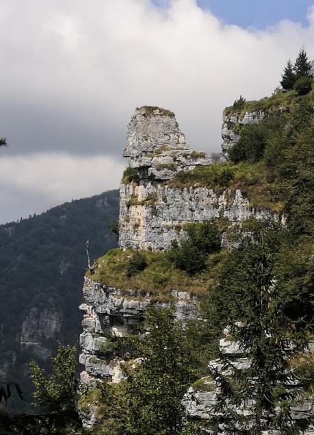 Imagen - Formación rocosa desde la que cayó el joven italiano.