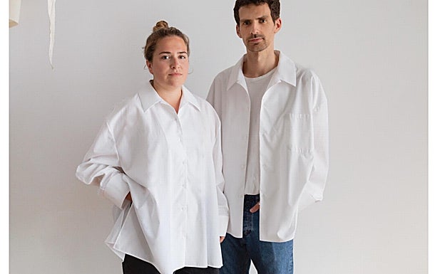 Camisa blanca de la firma We are mer.