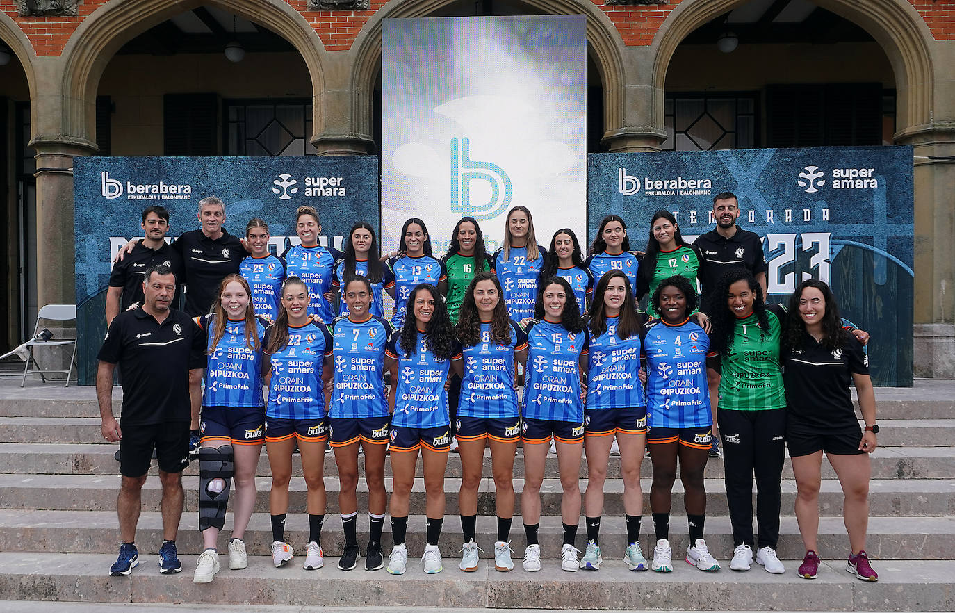 Fotos: Las vikingas del Bera Bera para la temporada 22/23