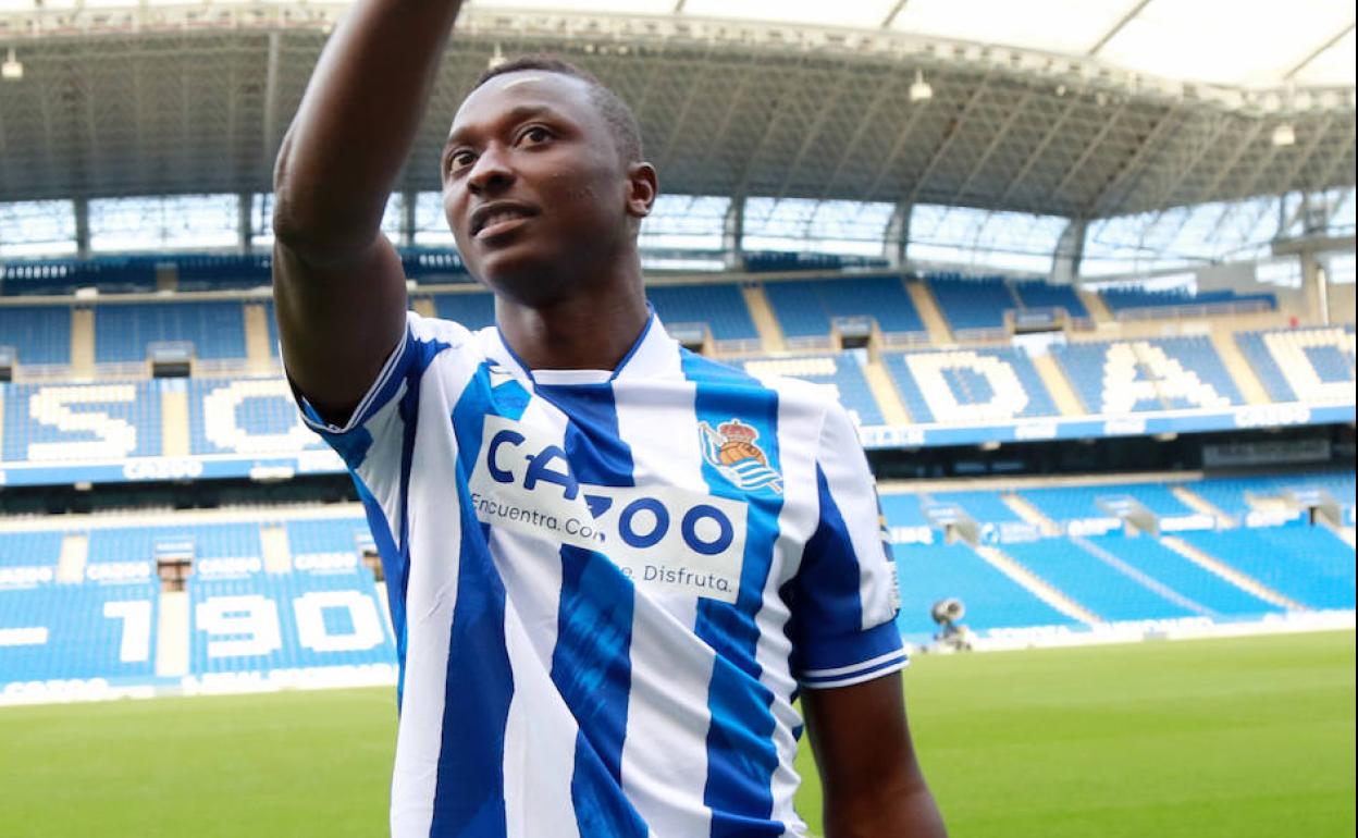 Umar Sadiq, nuevo jugador de la Real Sociedad.