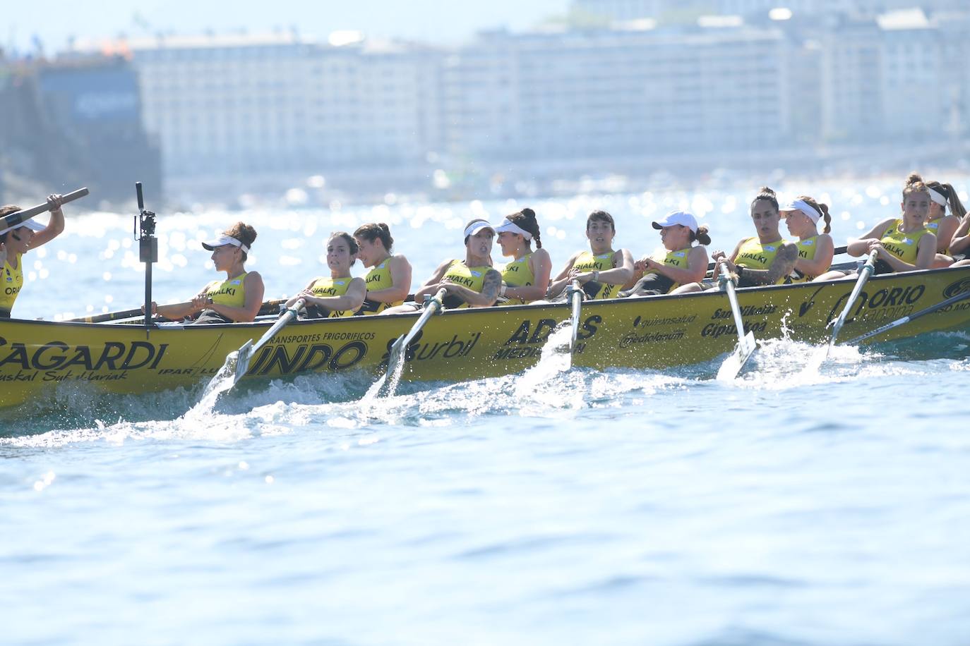 Fotos: Las regatas femeninas de La Concha, en imágenes