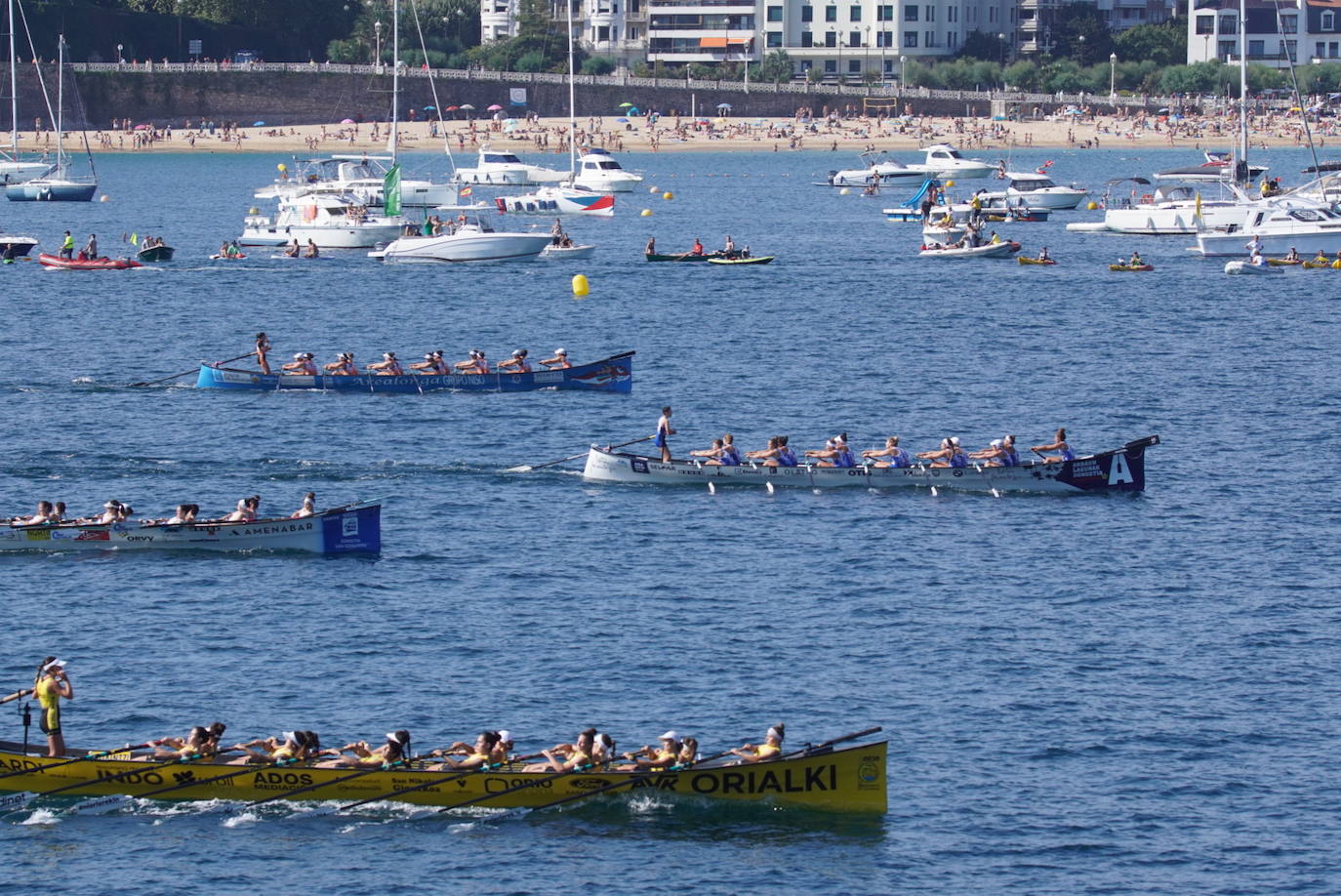 Fotos: Las regatas femeninas de La Concha, en imágenes