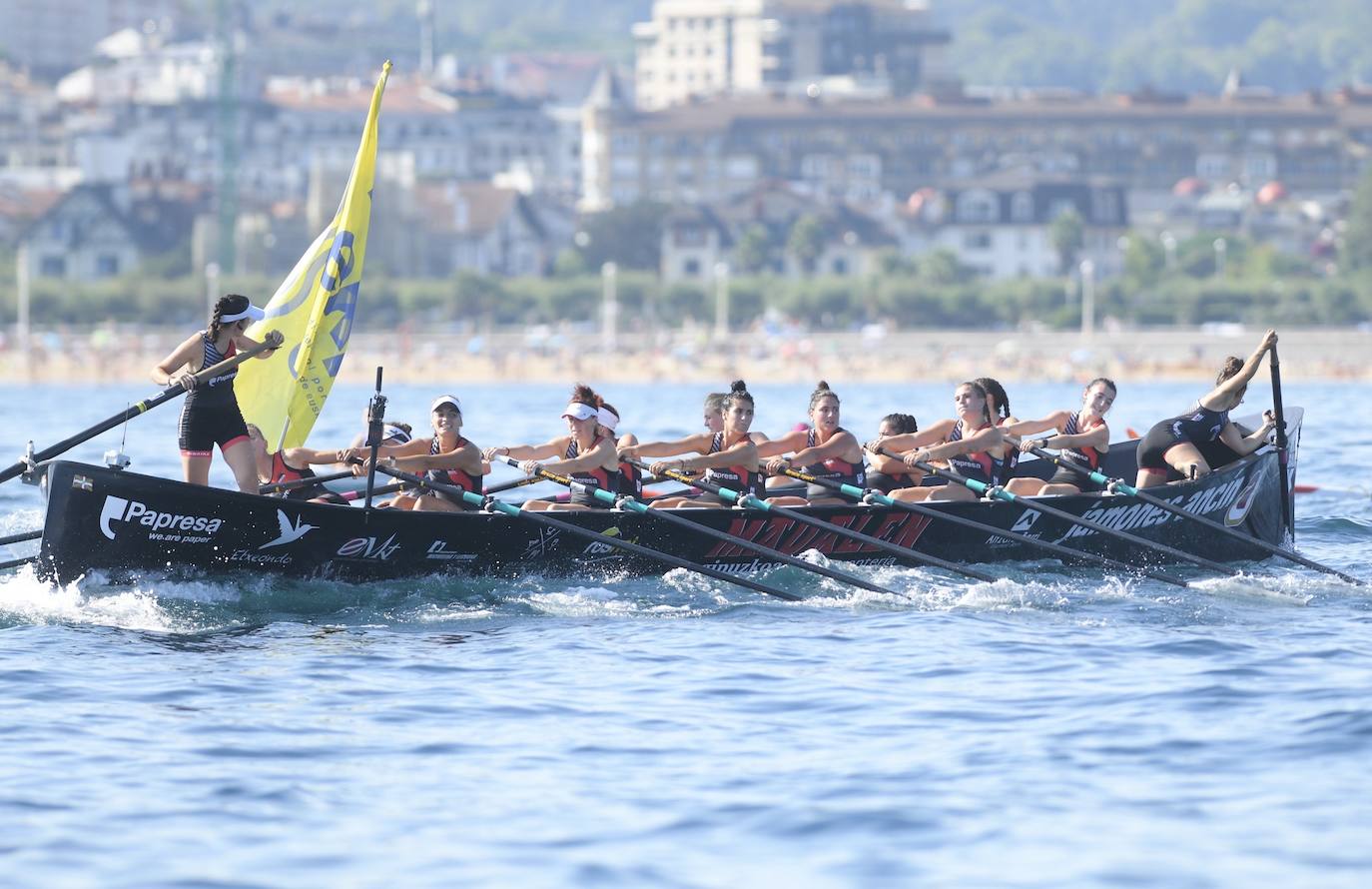 Fotos: Las regatas femeninas de La Concha, en imágenes