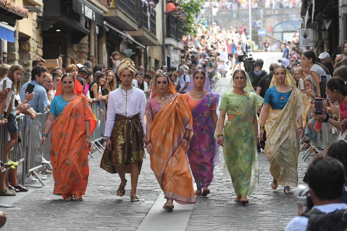 Fotos: Las mejores imágenes del desembarco de Elcano en Getaria