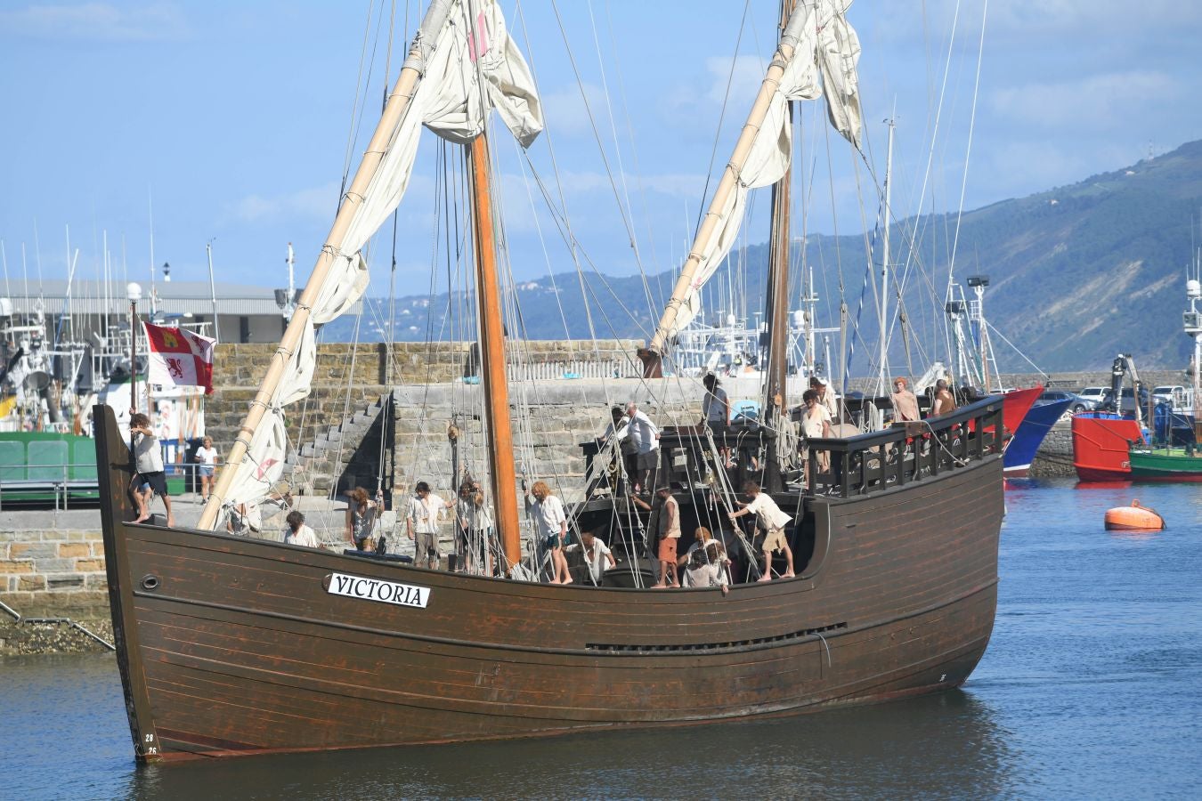 Fotos: Las mejores imágenes del desembarco de Elcano en Getaria