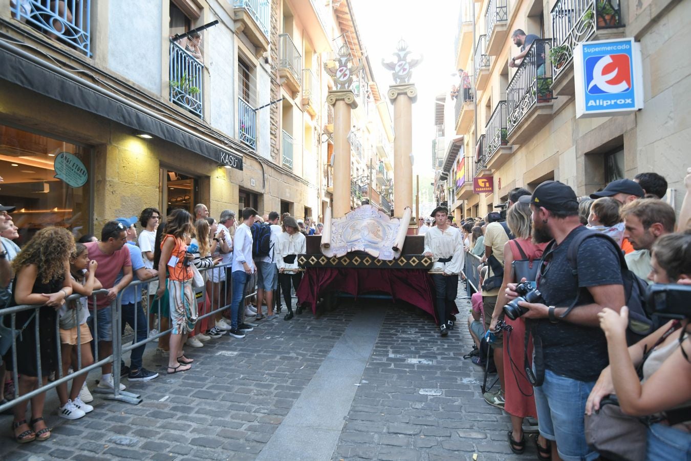 Fotos: Las mejores imágenes del desembarco de Elcano en Getaria