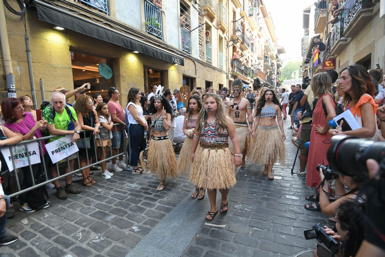 Fotos: Las mejores imágenes del desembarco de Elcano en Getaria
