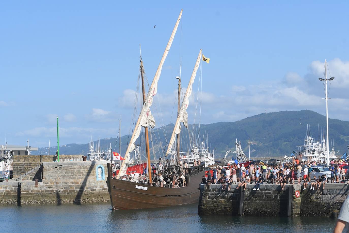 Fotos: Las mejores imágenes del desembarco de Elcano en Getaria