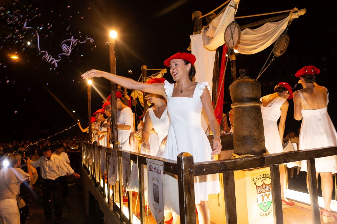 Fotos: La noche de las cantineras también está de vuelta en Hondarribia