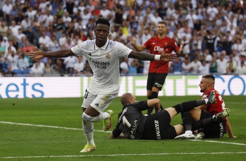 Vinicius celebra su gol ante el Mallorca en el Santiago Bernabéu.