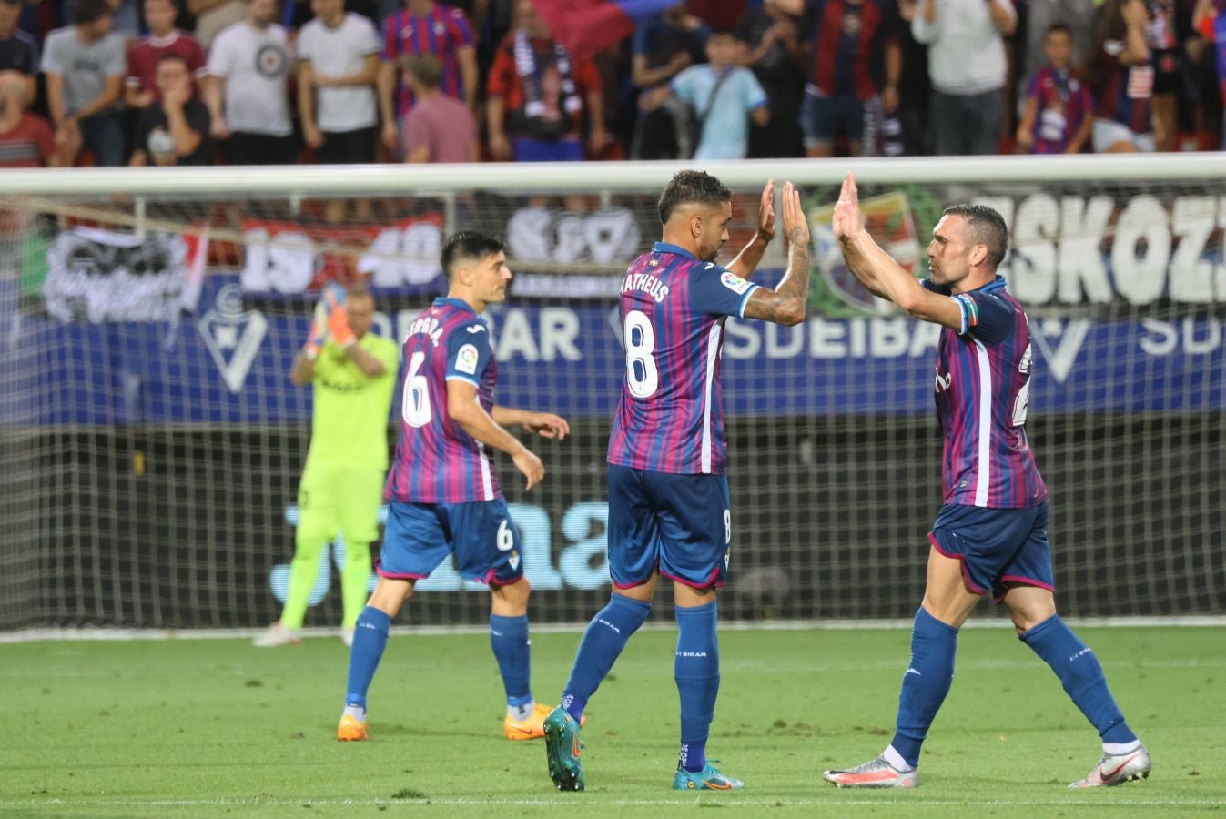 Fotos: Goleada del Eibar al Granada