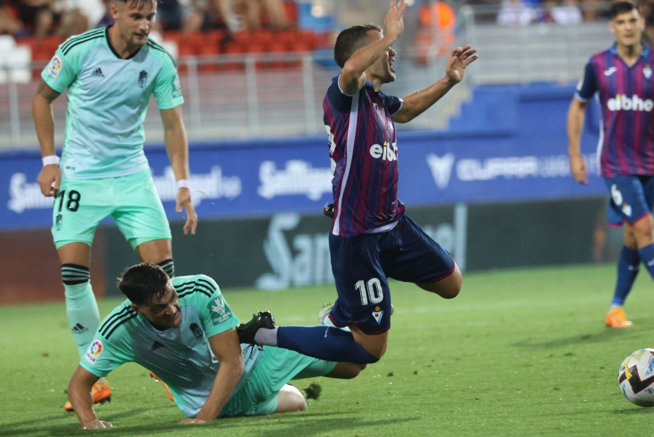 Fotos: Goleada del Eibar al Granada