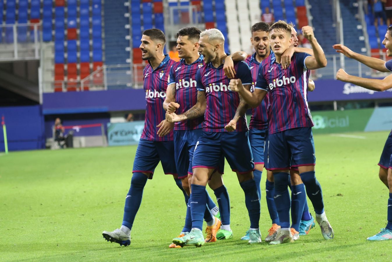 Fotos: Goleada del Eibar al Granada