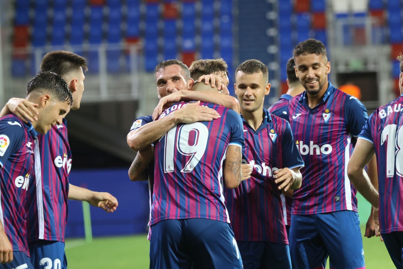 Fotos: Goleada del Eibar al Granada