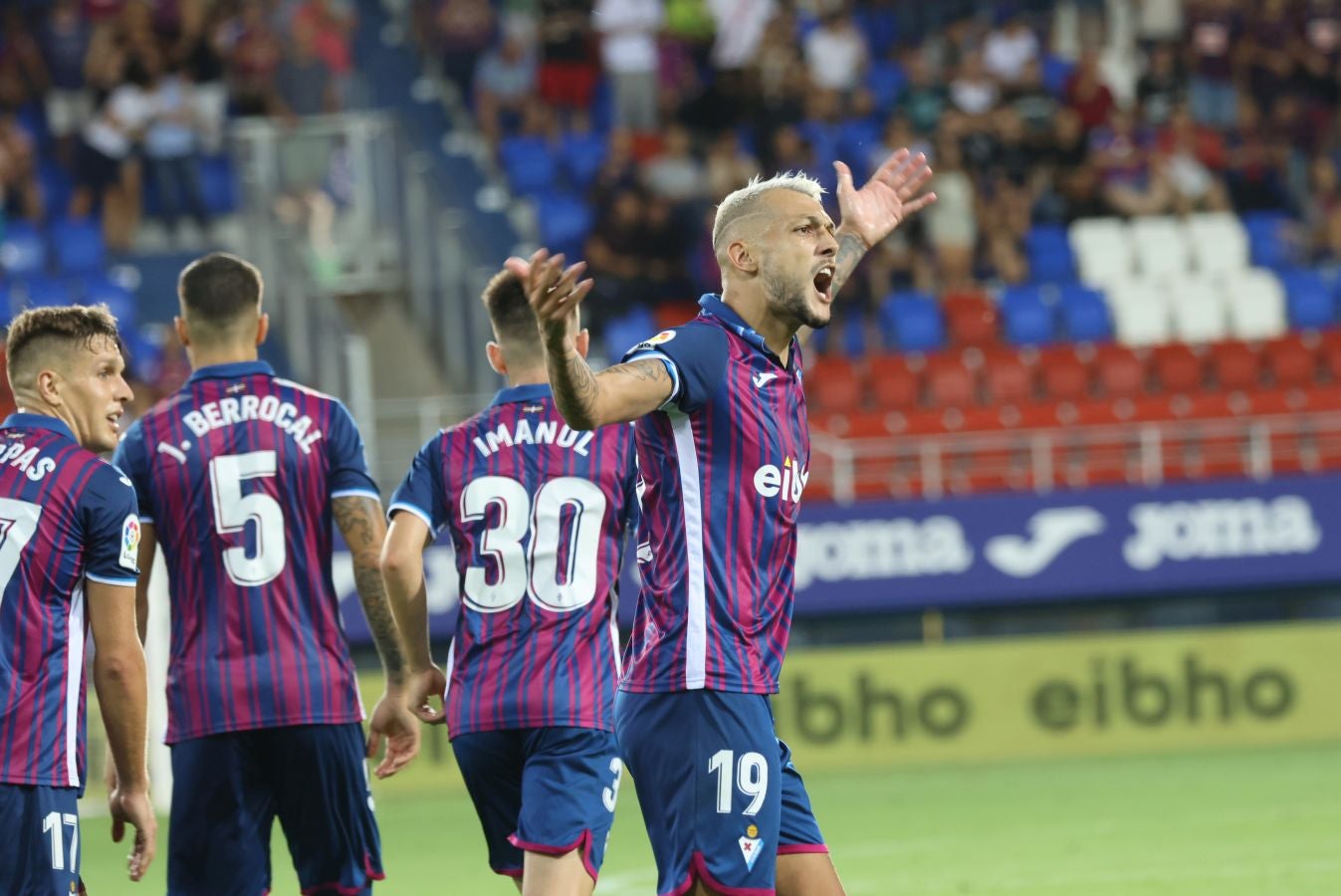 Fotos: Goleada del Eibar al Granada