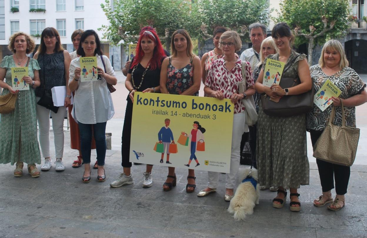 La Asociación de Comerciantes Oria y Ayuntamiento, en la presentación de la IV campaña de bonos. 