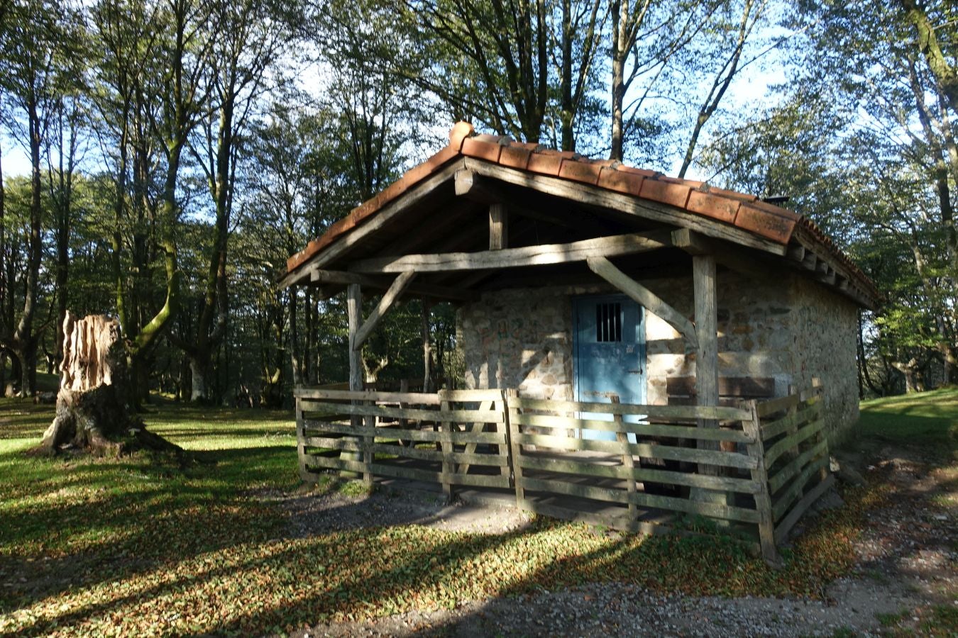 Fotos: Ruta a Basate pasando por el crómlech de Oianleku