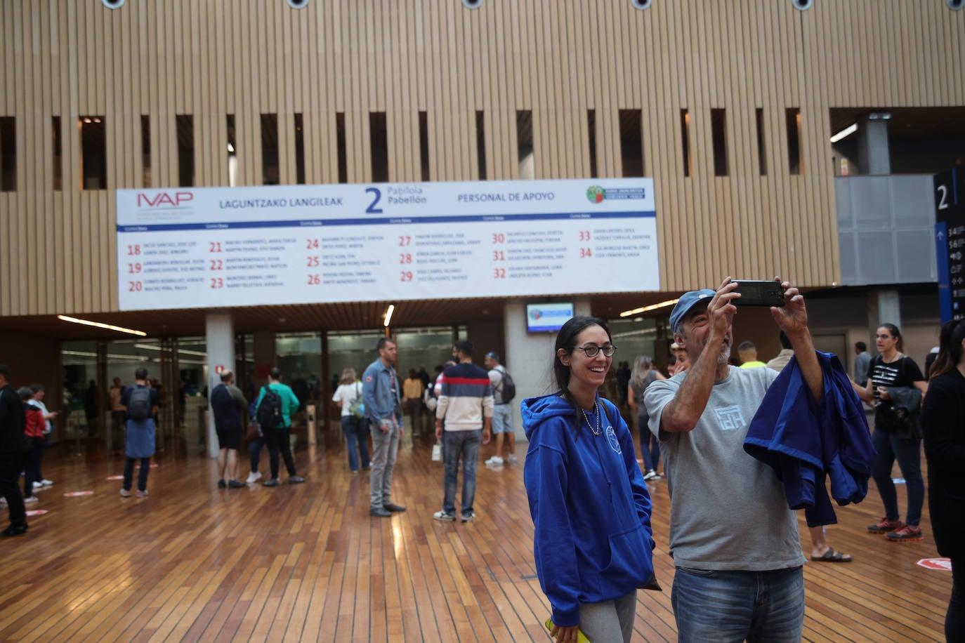 Fotos: 24.000 aspirantes compiten en la nueva OPE que se celebra en el BEC