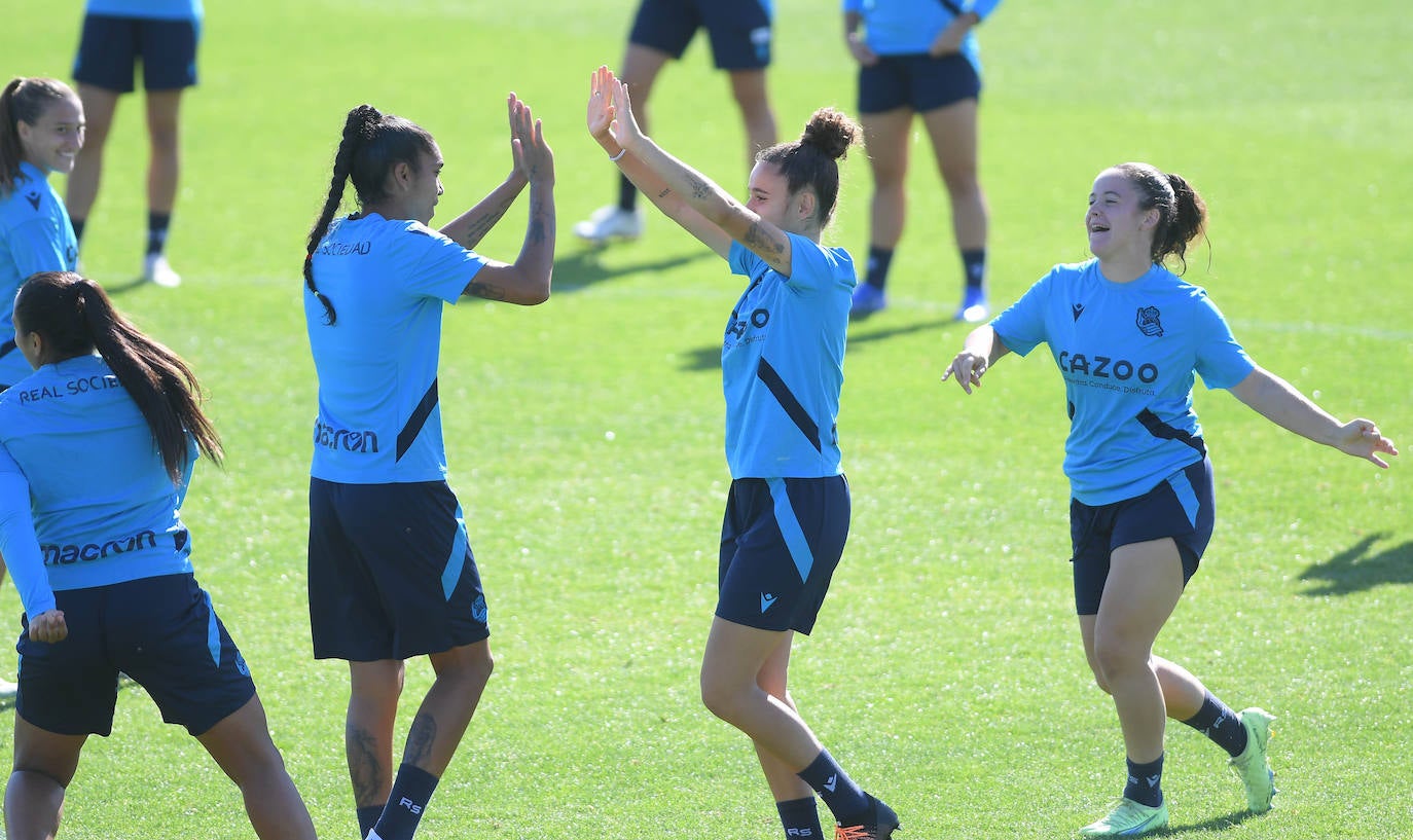Fotos: Las jugadoras de la Real Sociedad se preparan para el duelo ante el Bayern de Múnich