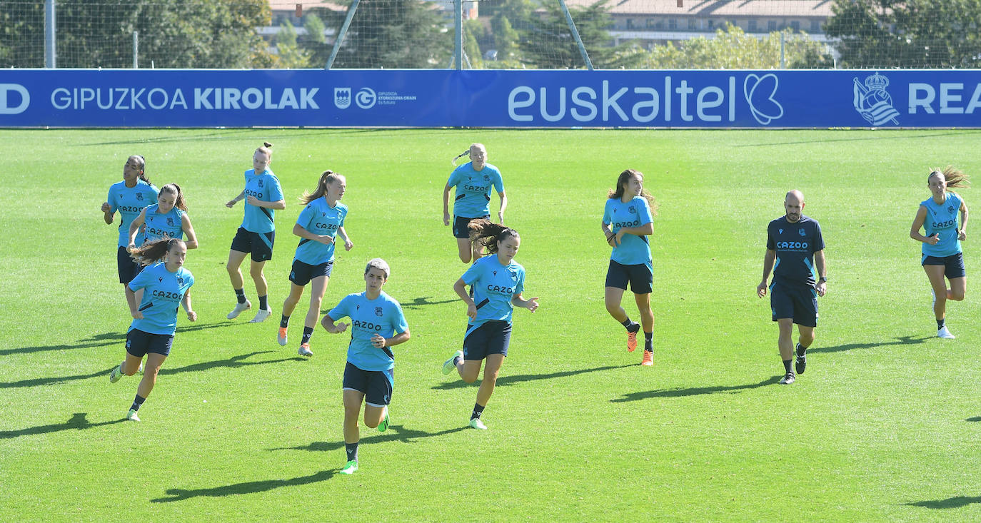 Fotos: Las jugadoras de la Real Sociedad se preparan para el duelo ante el Bayern de Múnich