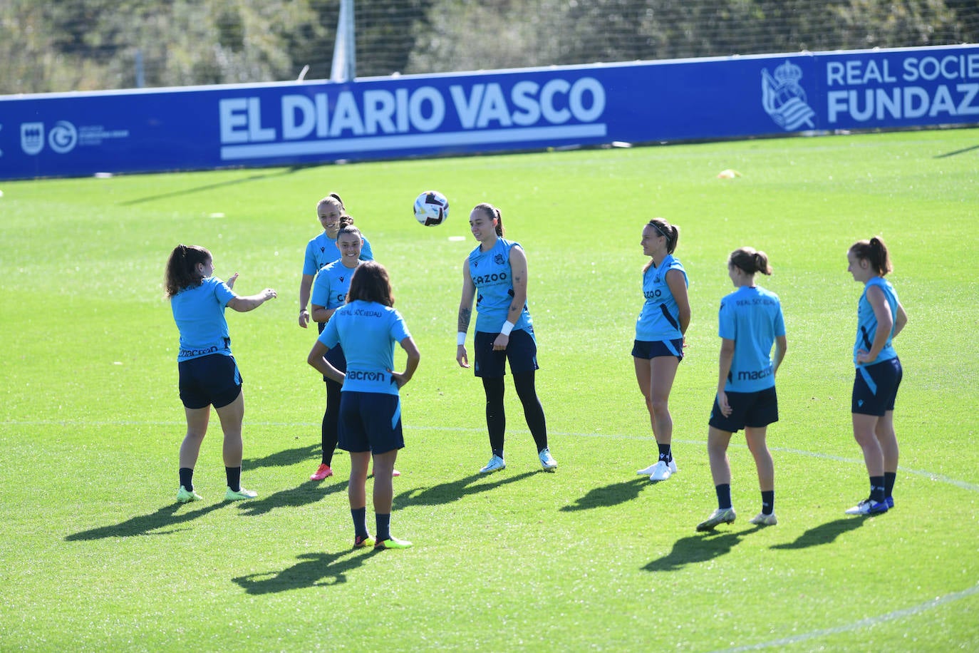 Fotos: Las jugadoras de la Real Sociedad se preparan para el duelo ante el Bayern de Múnich