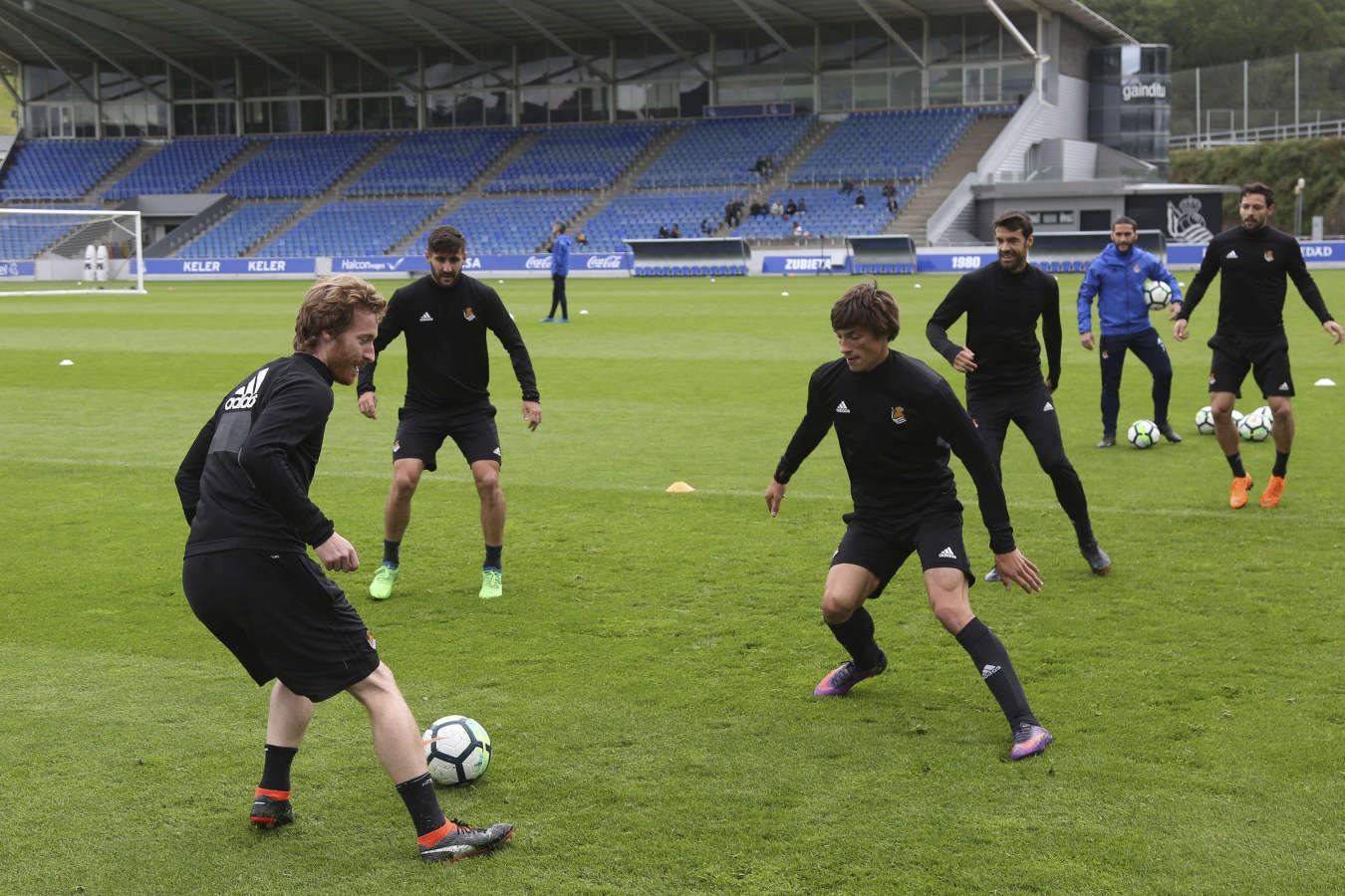 2018. Entrenamiento de la Real en Zubieta. Zurutuza, Navas, Le Normand, Prieto y de La Bella.