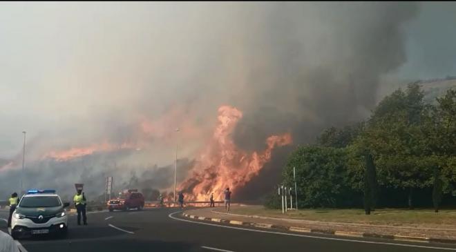 Fotos: Incendio en el monte navarro de Ezkaba