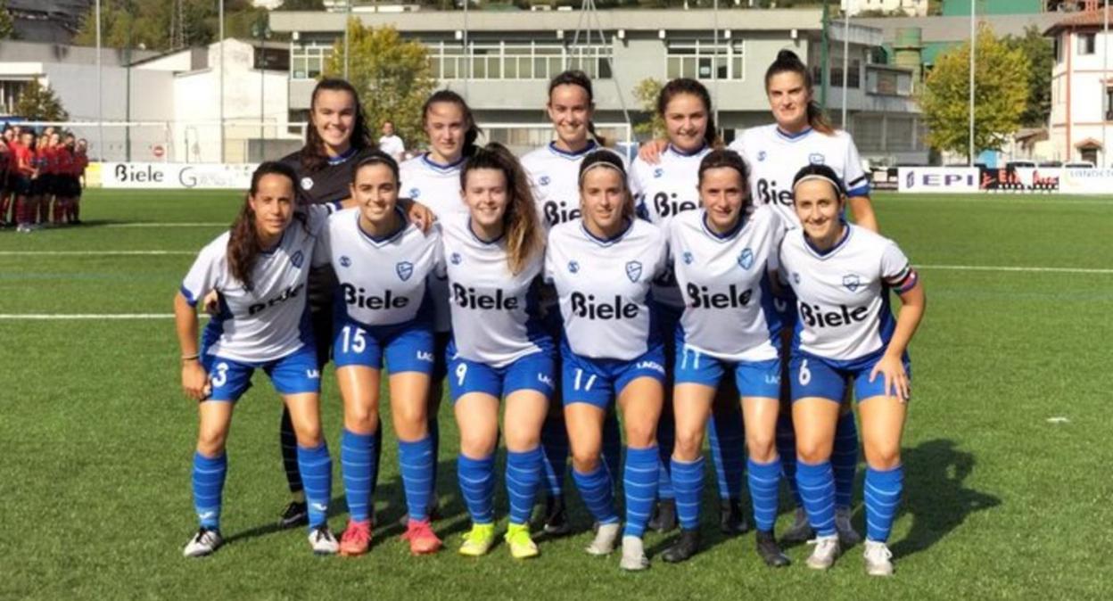El once inicial de las chicas del Regional de Honor en su primer encuentro en casa. 