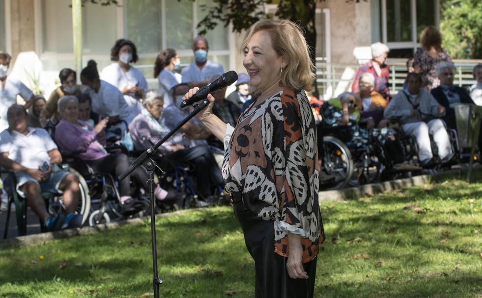 La actriz Carmen Machi, durante su visita a Zorroaga.