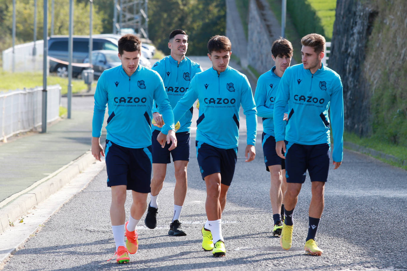 Fotos: La Real Sociedad se ejercita a puerta abierta