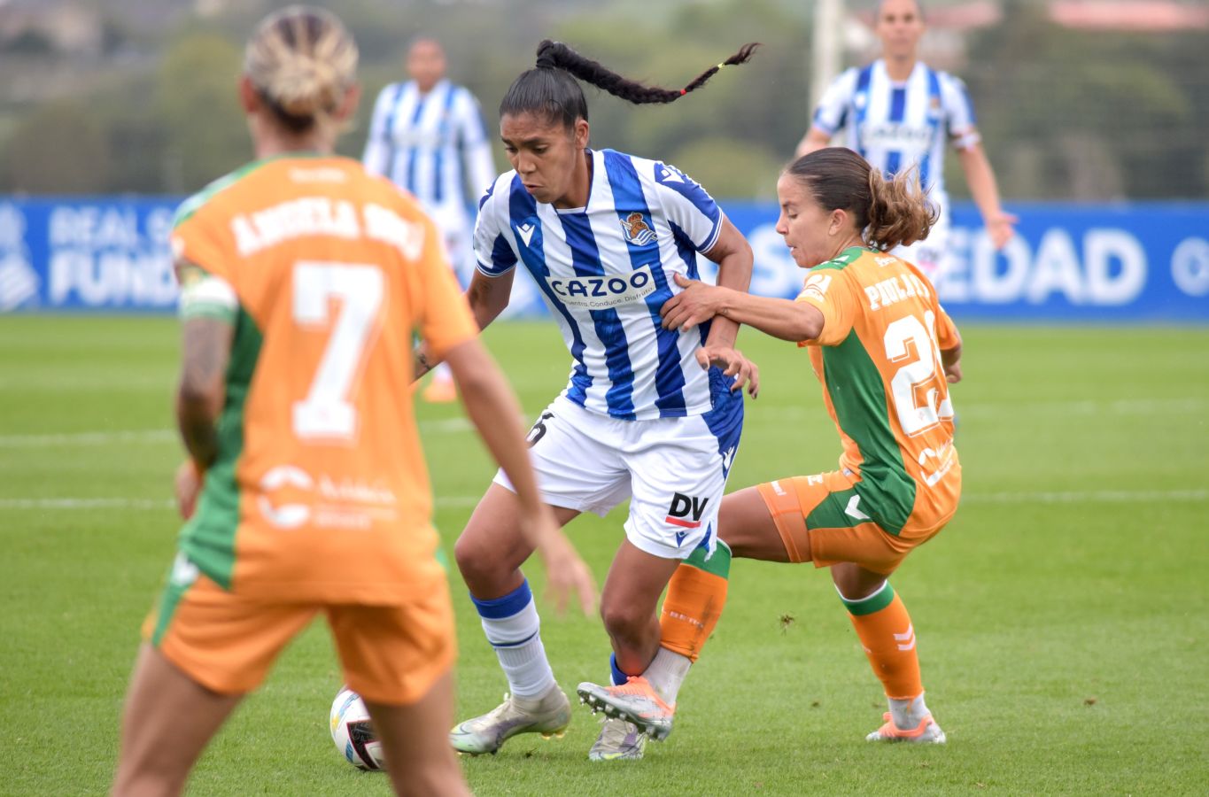 Real y Betis firman un gran partido que descubre algunas de las potencialidades del equipo de Natalia Arroyo pero también puntos a cuidar el jueves en Múnich. 