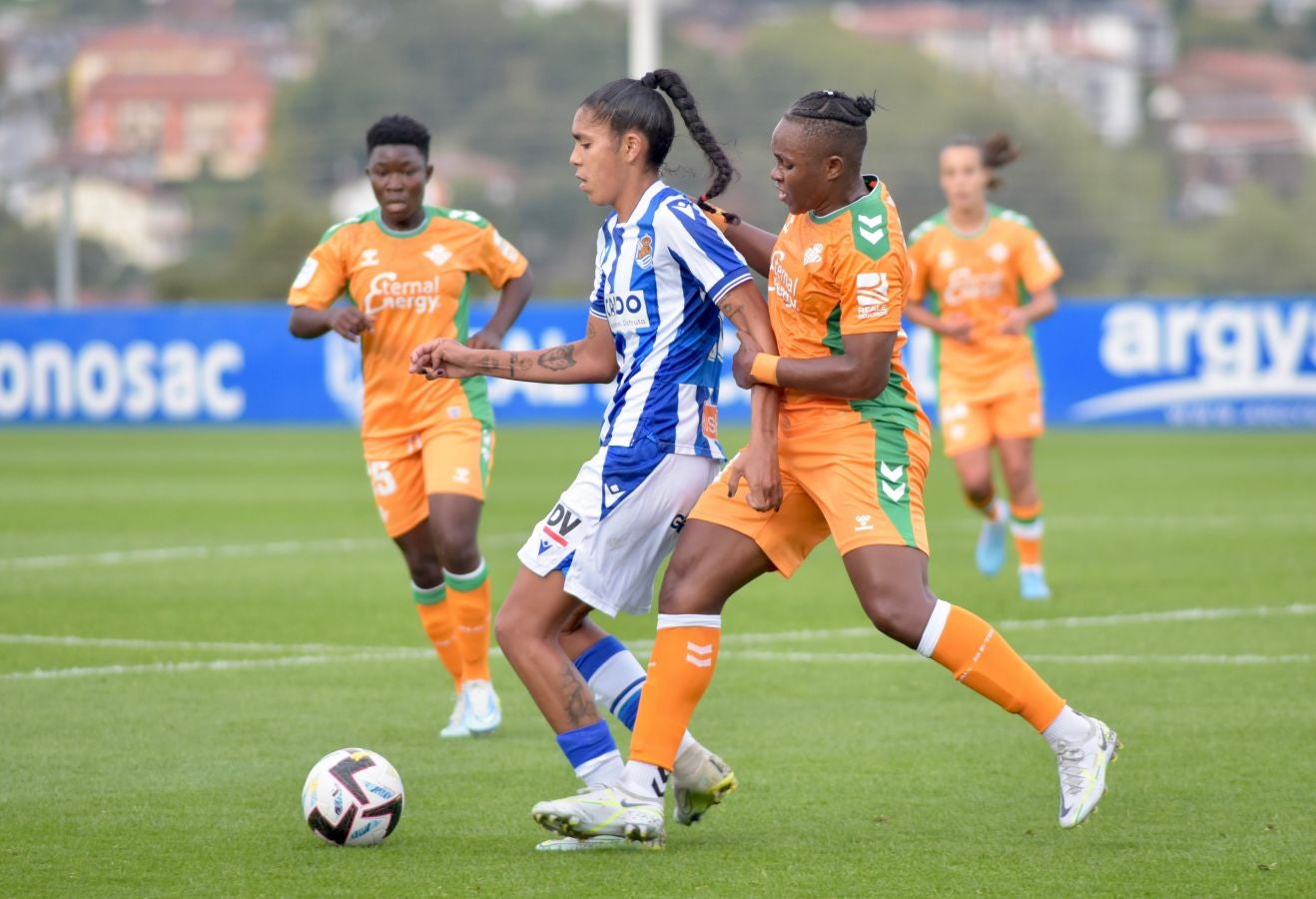 Real y Betis firman un gran partido que descubre algunas de las potencialidades del equipo de Natalia Arroyo pero también puntos a cuidar el jueves en Múnich. 