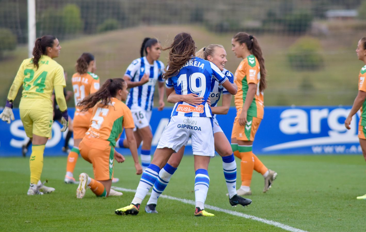 Real y Betis firman un gran partido que descubre algunas de las potencialidades del equipo de Natalia Arroyo pero también puntos a cuidar el jueves en Múnich. 