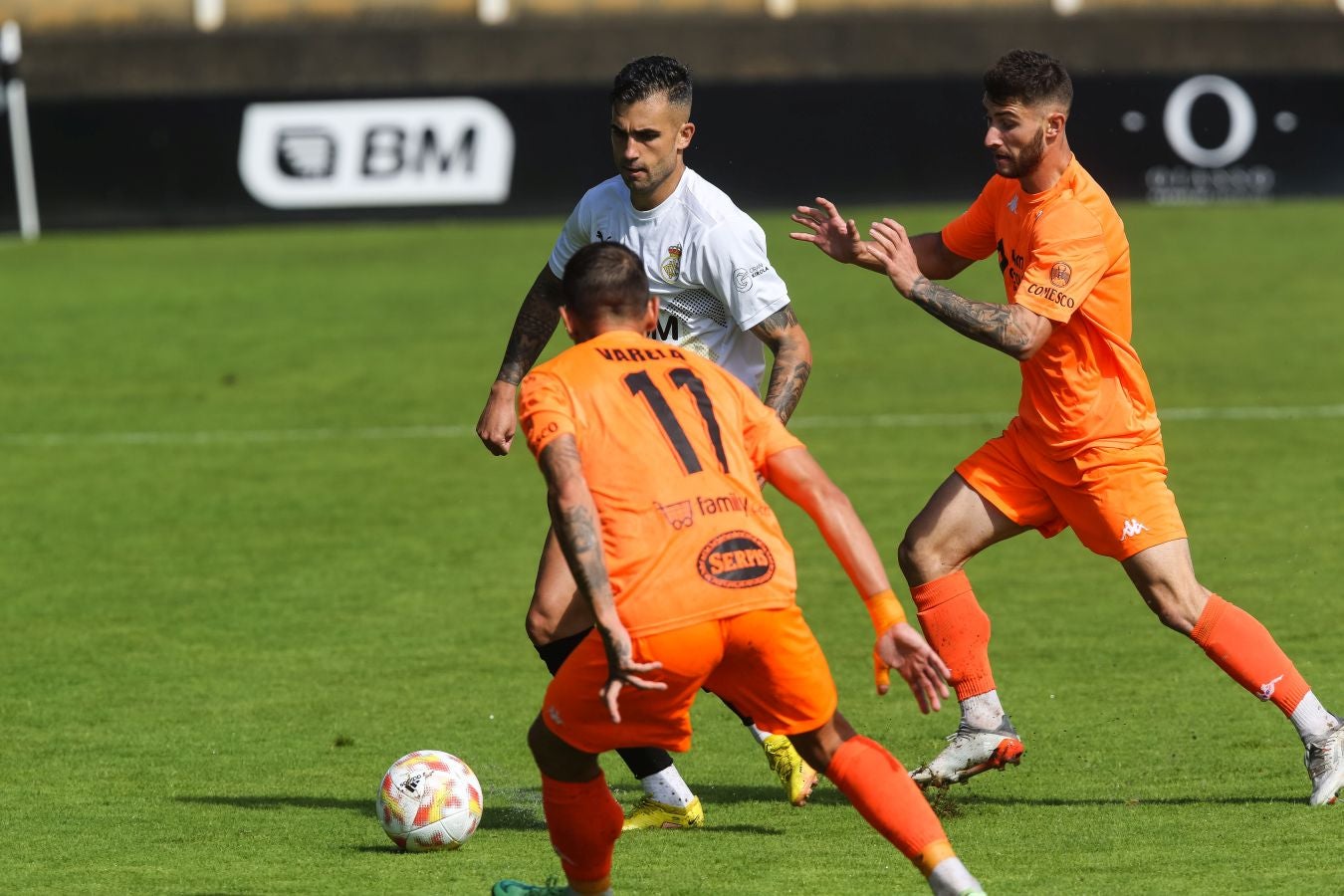 El Alcoyano se ha llevado el triunfo este mediodía de Irun gracias a un tanto de Juanan en el 81, justo después de que Sánchez pusiese las tablas con un golazo para los de casa.