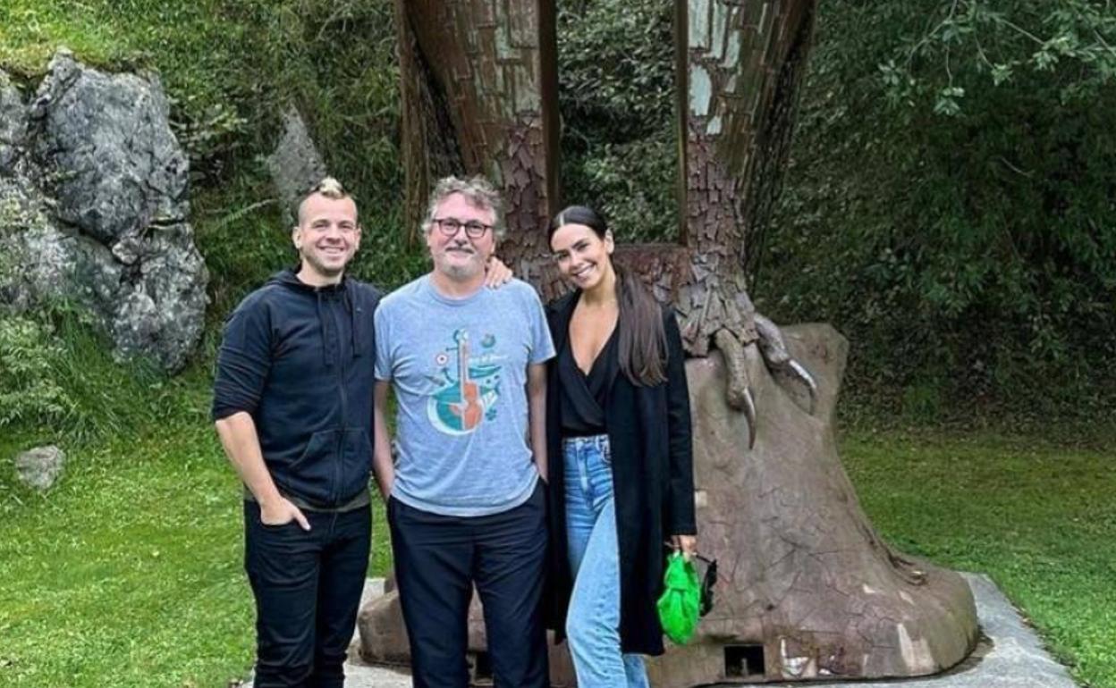 Dabiz Muñoz y Cristina Pedroche flanquean a Andoni Luis Aduriz en Mugaritz.