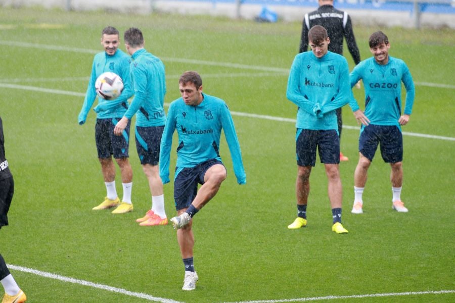 Fotos: La Real vuelve al trabajo a la espera de los internacionales