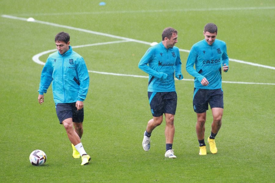 Fotos: La Real vuelve al trabajo a la espera de los internacionales