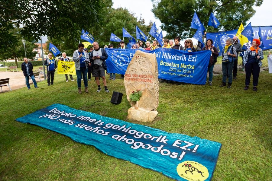 Fotos: Ofrenda floral a los migrantes fallecidos