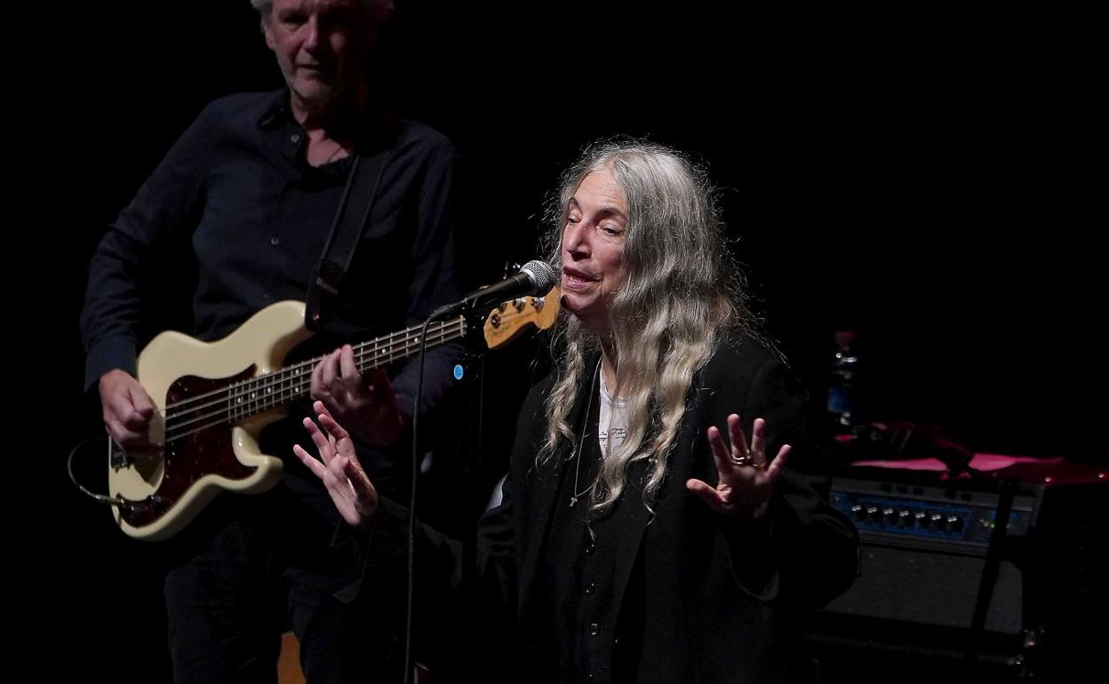 Patti Smith, en un momento de su actuación en el Kursaal.