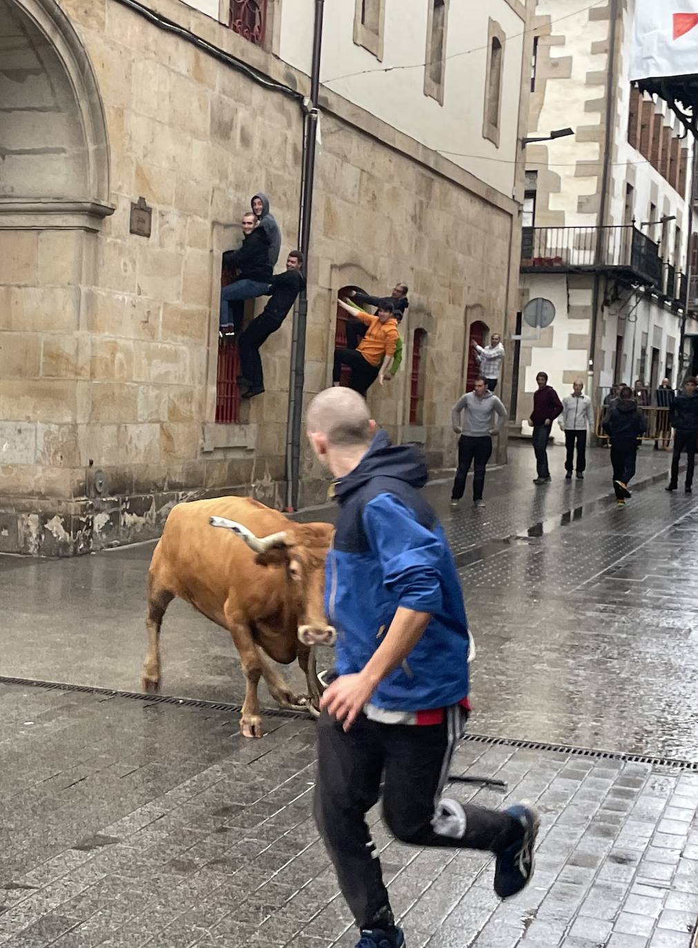 Fotos: Los Sanmigeles ya son historia, pero los Errosaixuek piden paso en Oñati