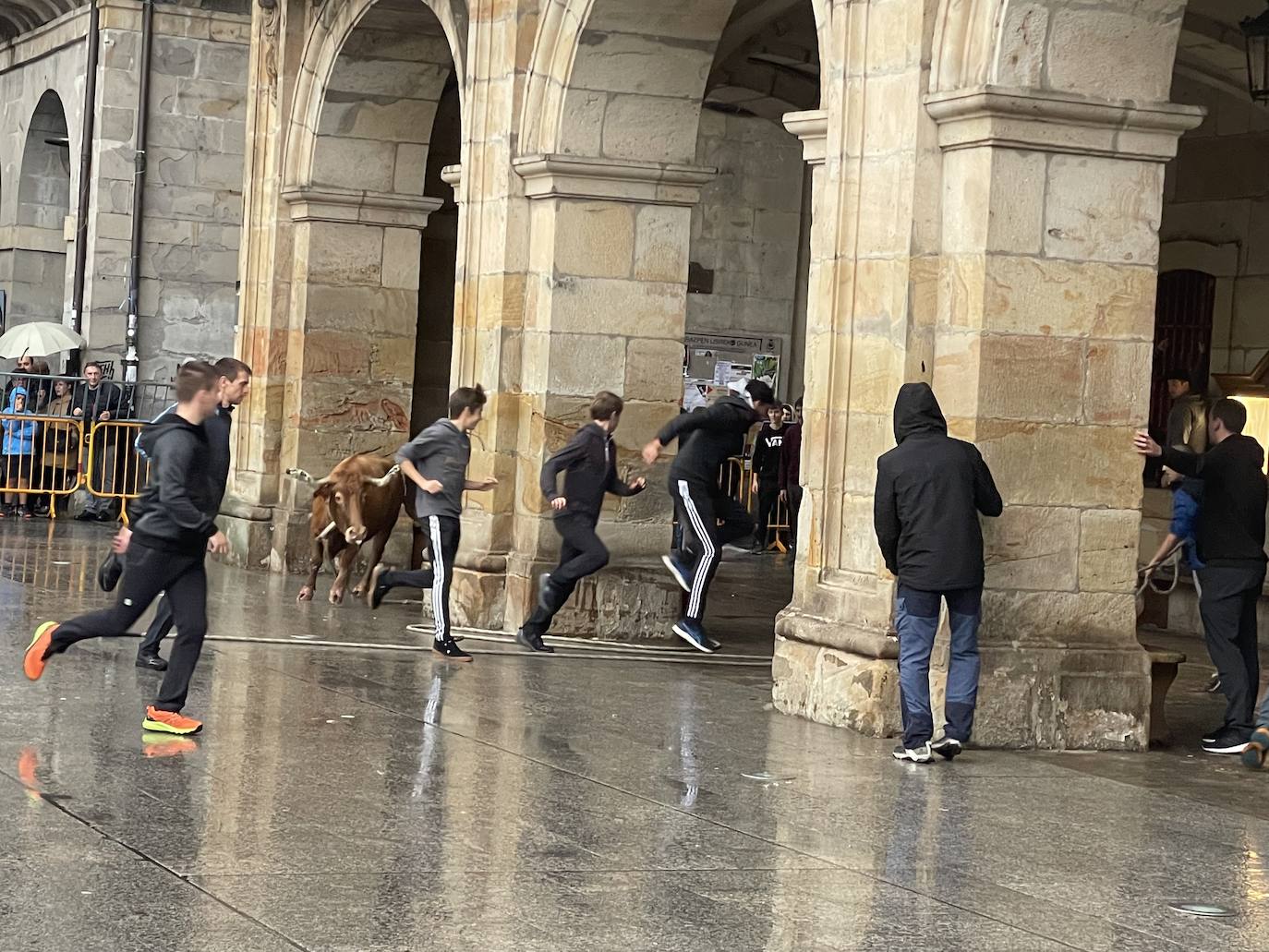 Fotos: Los Sanmigeles ya son historia, pero los Errosaixuek piden paso en Oñati